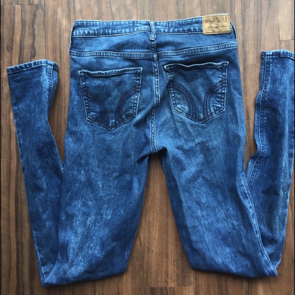 Hollister distressed blue jeans - Picture 2 of 3
